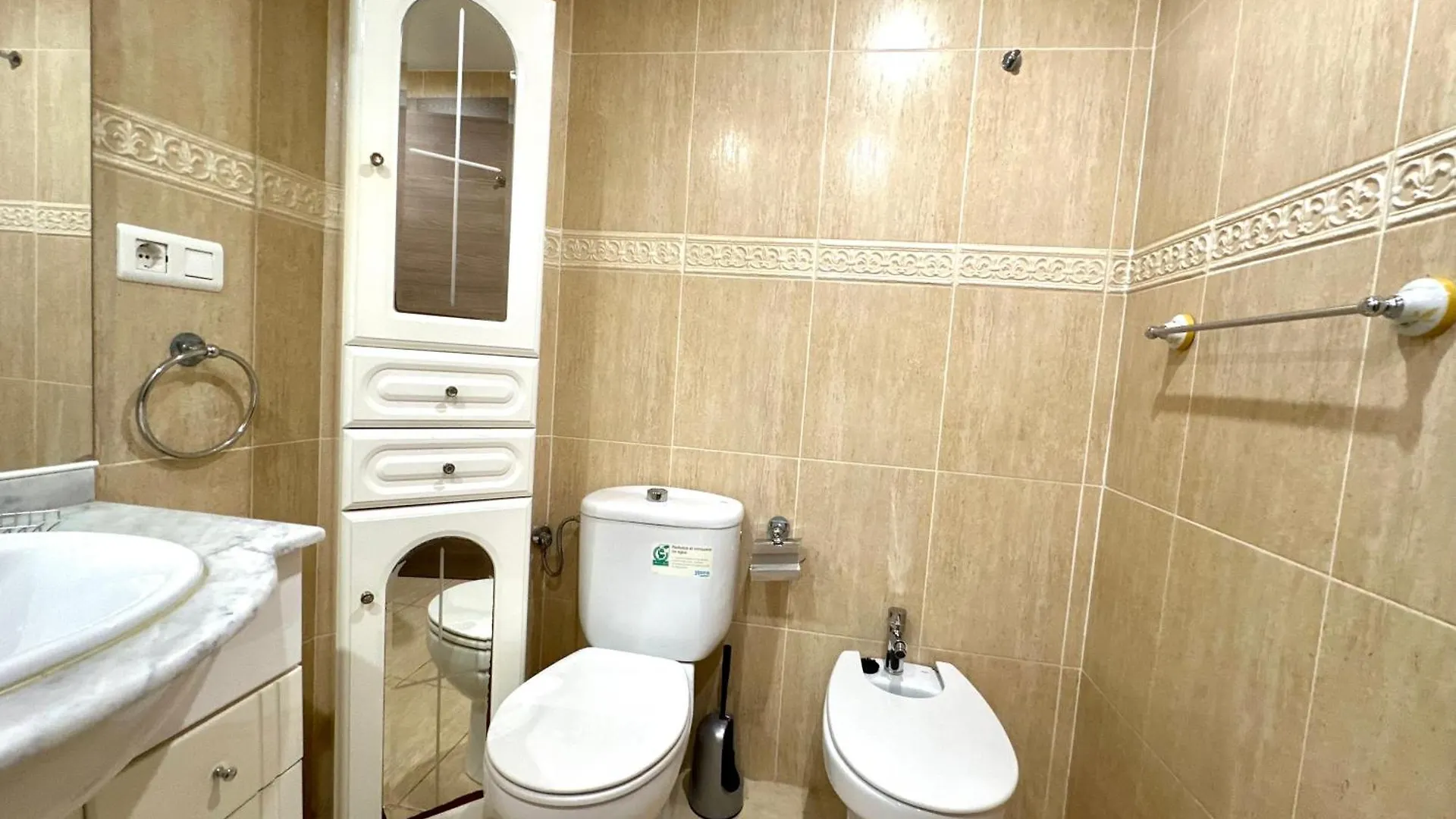 San3 - Reformado, Centro A 50 Metros, Wifi, Torremolinos Appartement