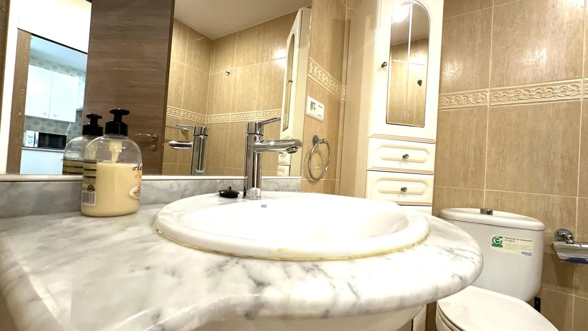 San3 - Reformado, Centro A 50 Metros, Wifi, Torremolinos Appartement